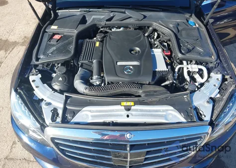 2015 Mercedes-Benz C 300 Luxury 4Matic из США, поврежденный, VIN 55SWF4KB8FU015031